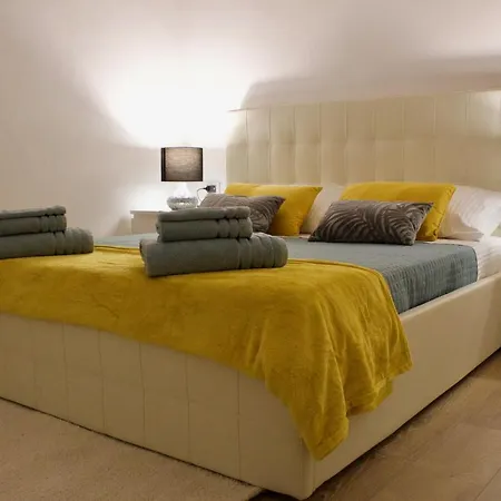 Apartament Nel Cuore Del Centro Storico Con Comfort E Stile